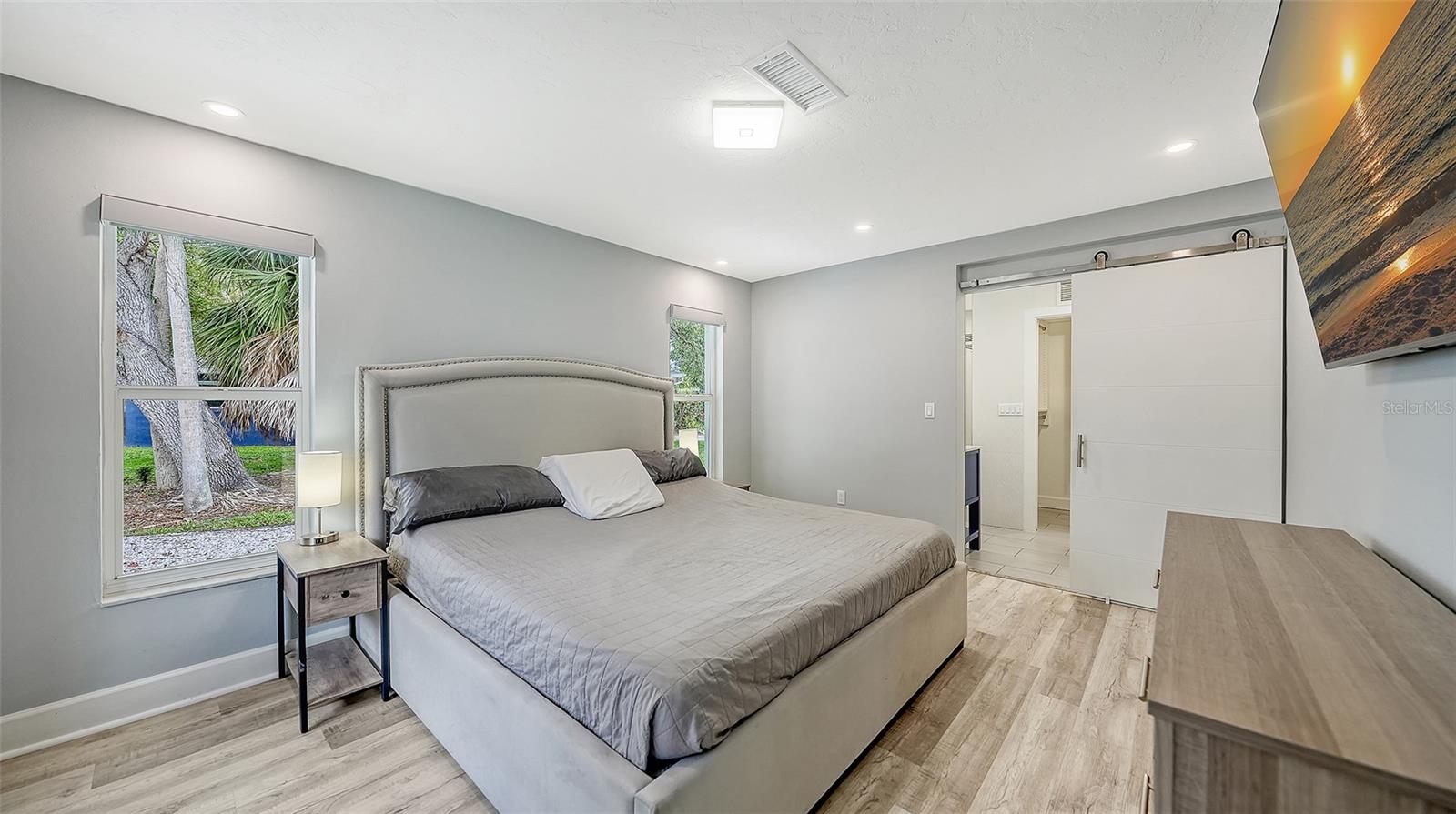 SOUTH GATE - Residential