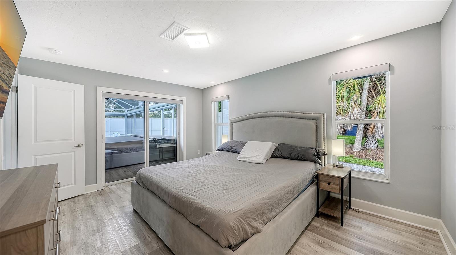 SOUTH GATE - Residential