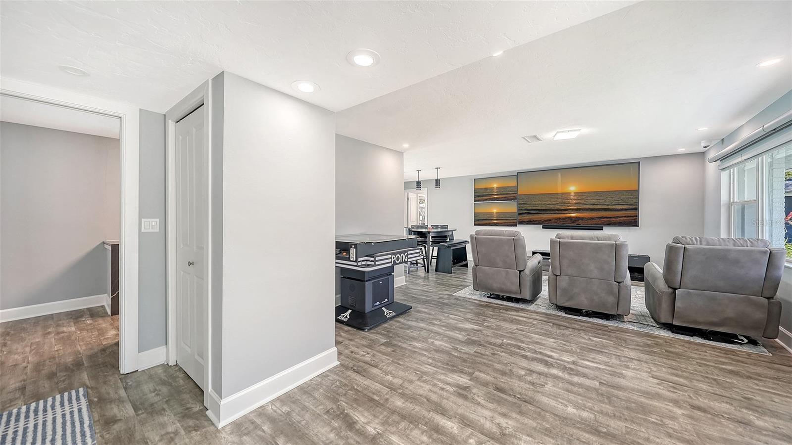 SOUTH GATE - Residential