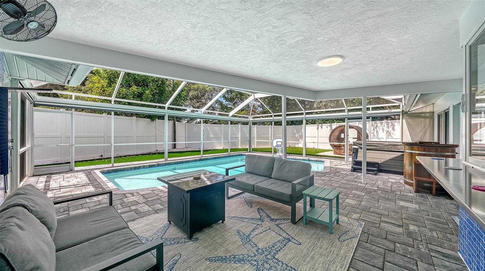 SOUTH GATE - Residential