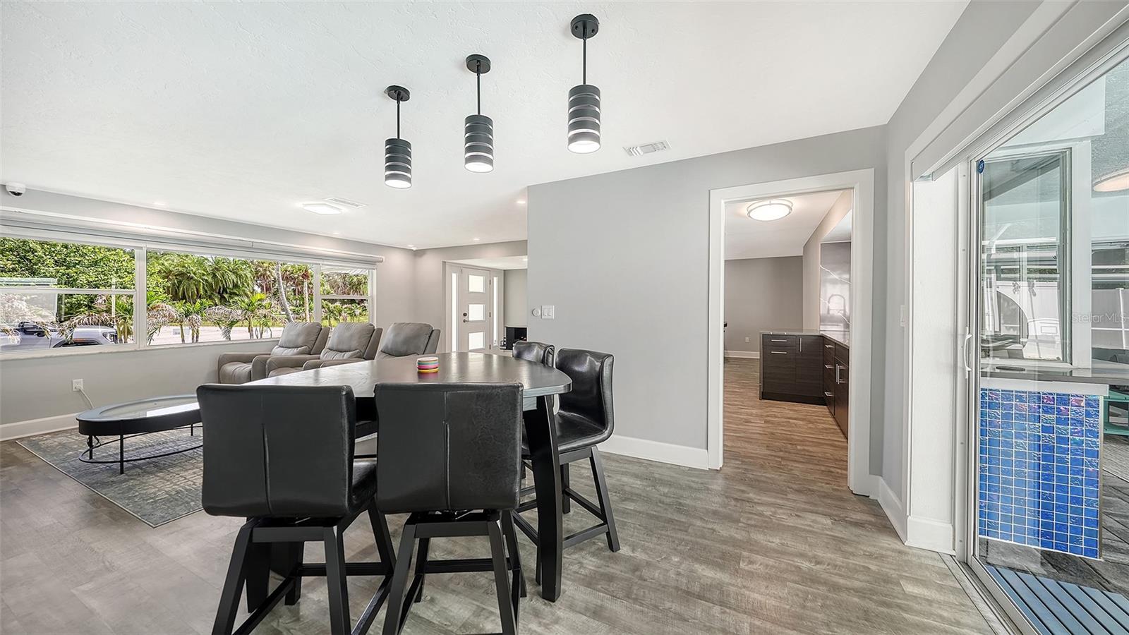 SOUTH GATE - Residential