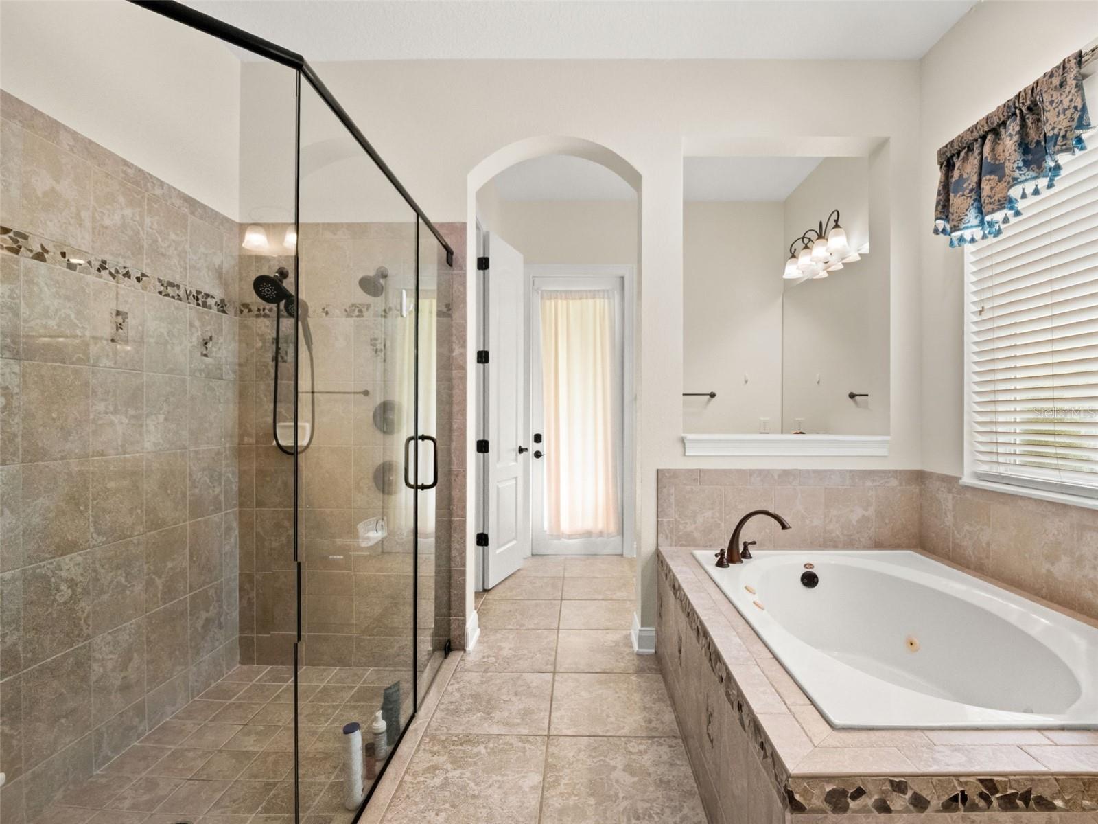 HEATHROW COUNTRY ESTATE - Residential