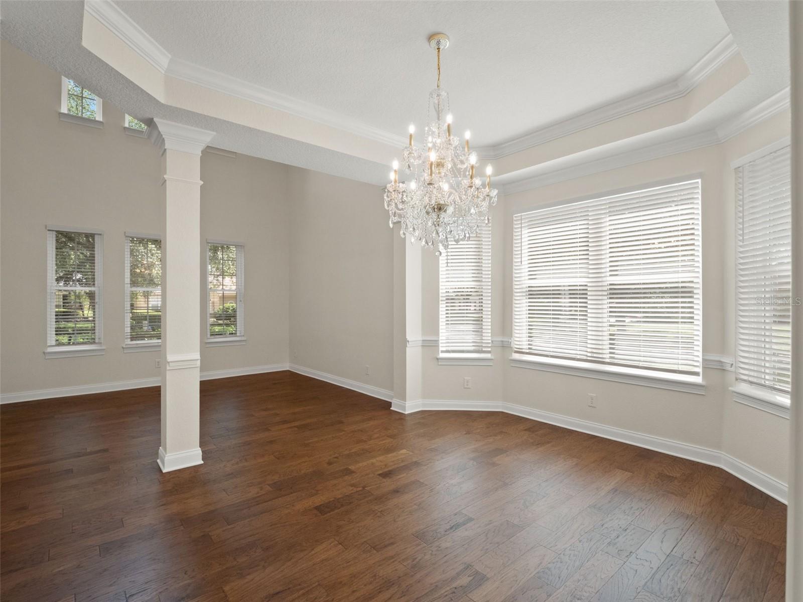 HEATHROW COUNTRY ESTATE - Residential
