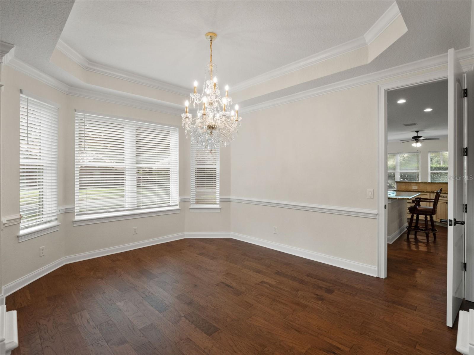 HEATHROW COUNTRY ESTATE - Residential