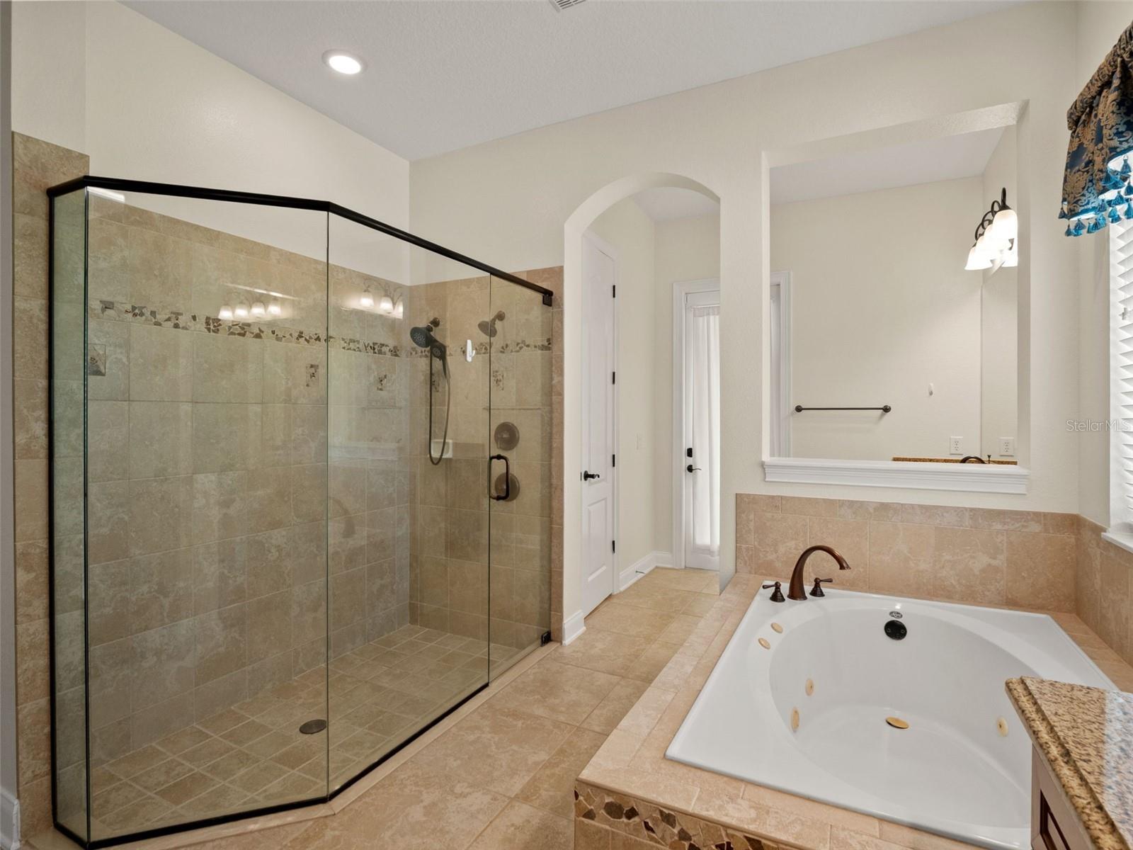 HEATHROW COUNTRY ESTATE - Residential