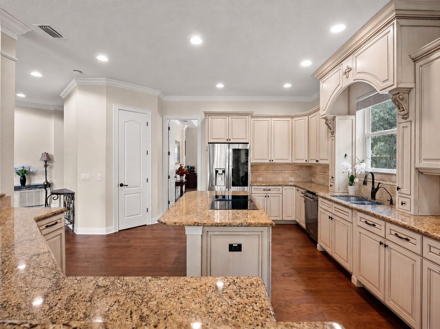 HEATHROW COUNTRY ESTATE - Residential