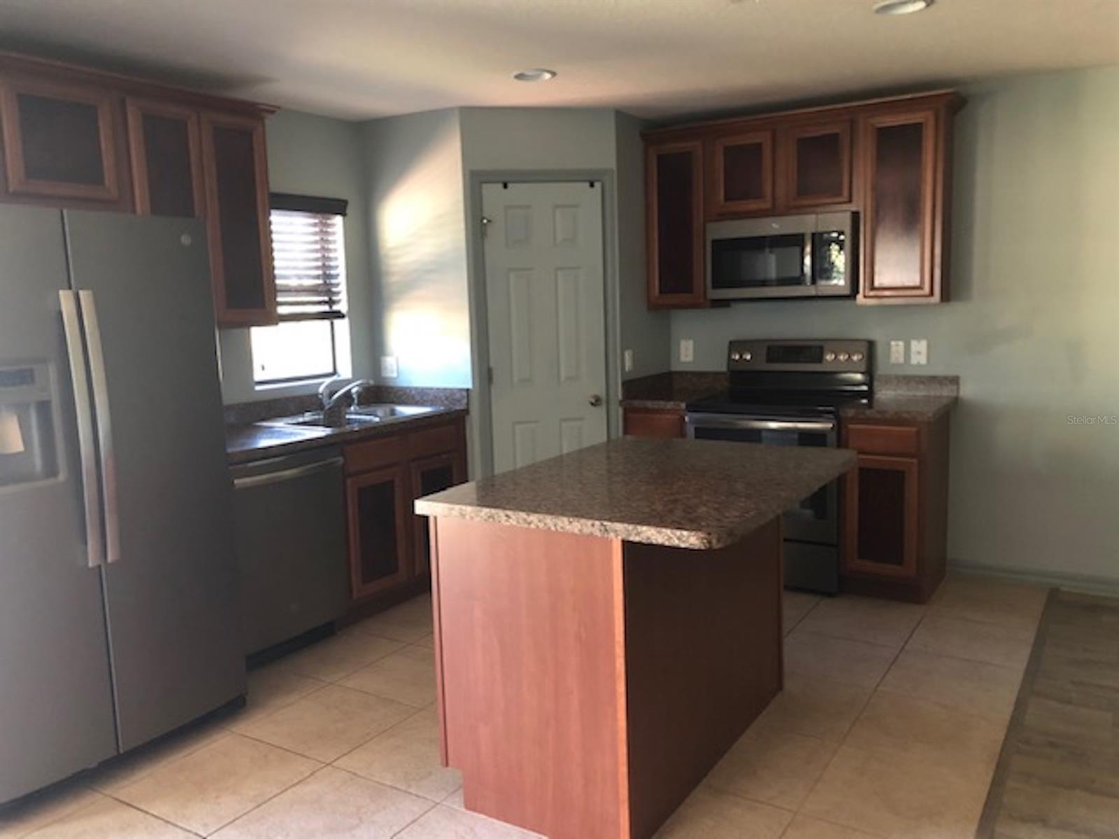 Tuscany Twnhms Ph 01 - Residential Lease