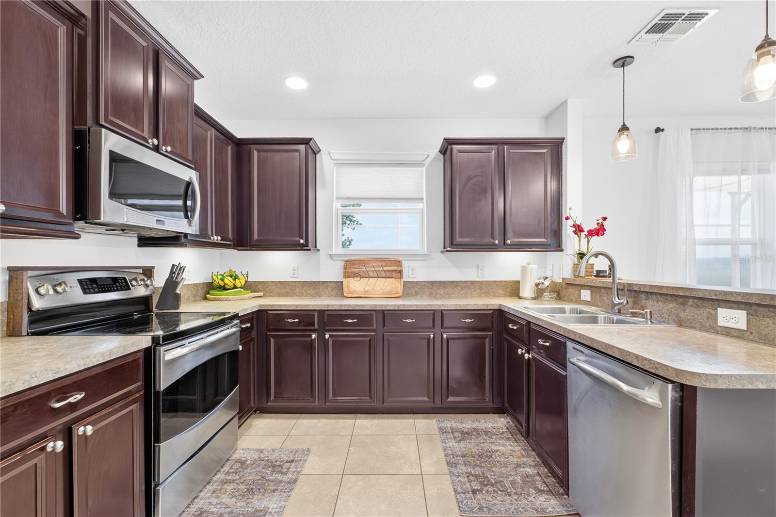 EAGLE POINTE PH I - Residential
