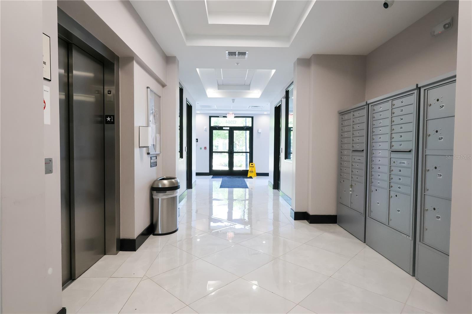 HUNTERS CREEK BUILDING O - Commercial Sale