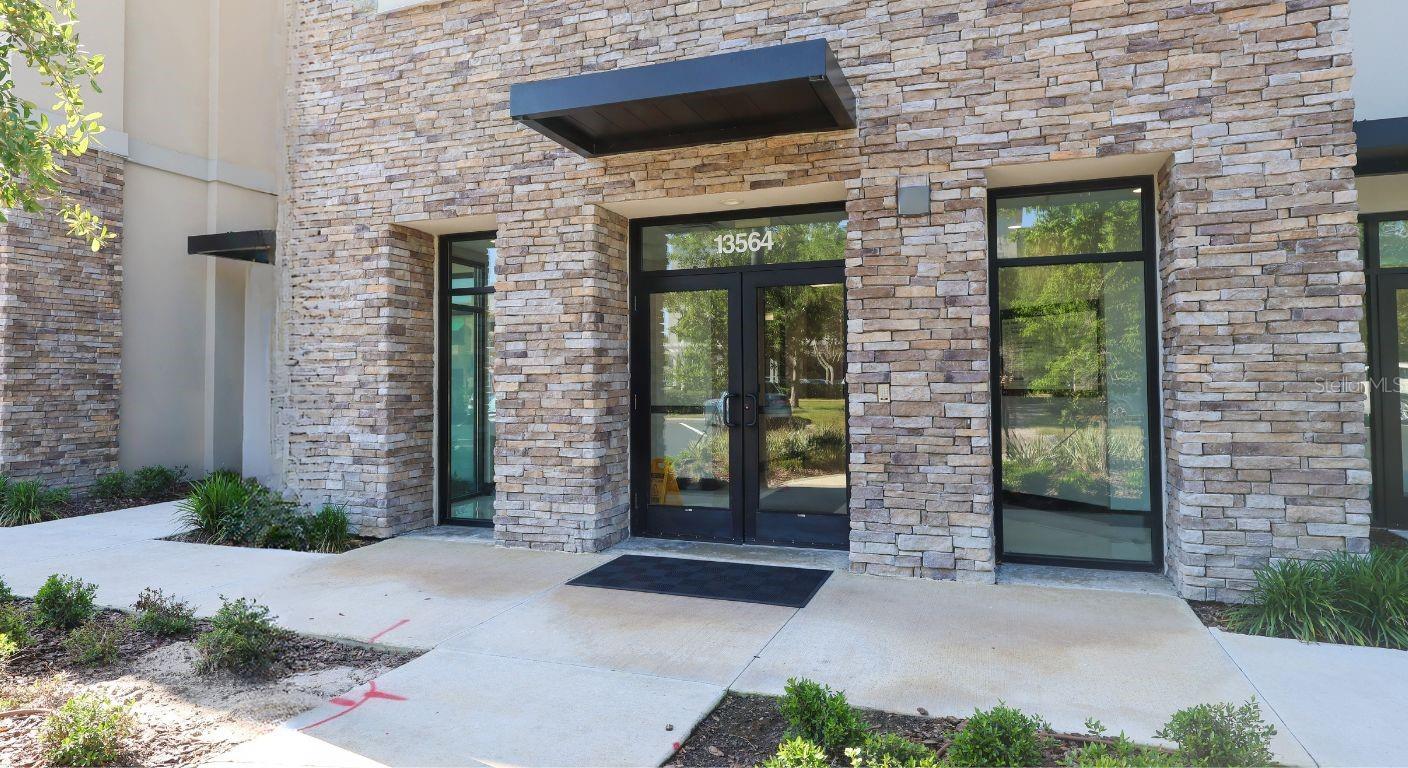 HUNTERS CREEK BUILDING O - Commercial Sale