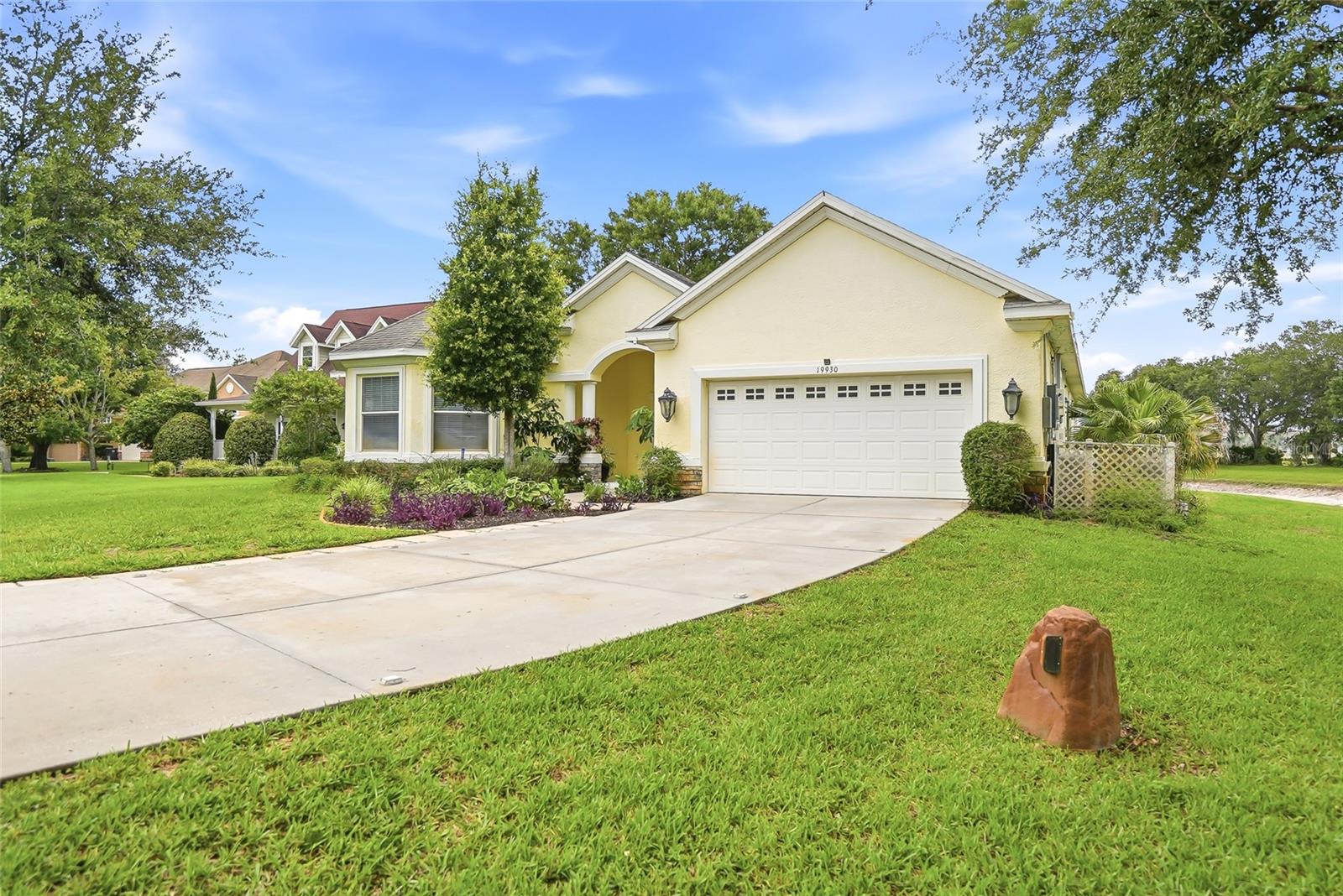 LINCOLNWOOD ESTATES - Residential