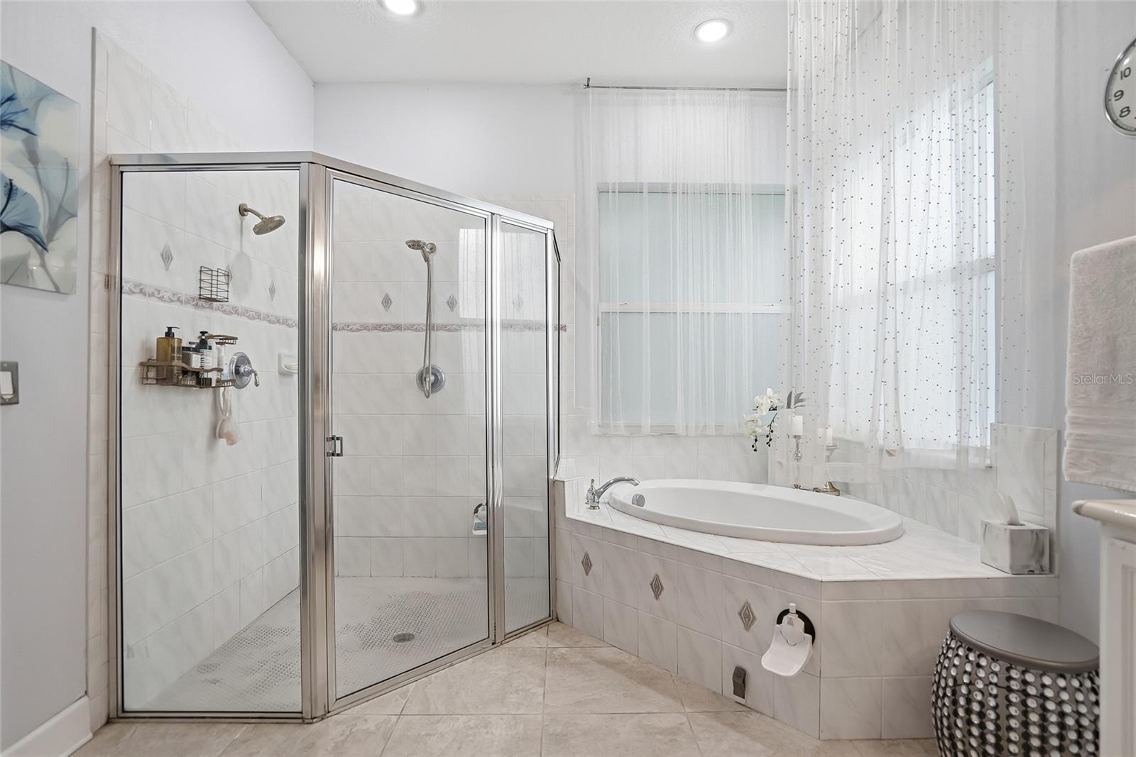 LINCOLNWOOD ESTATES - Residential