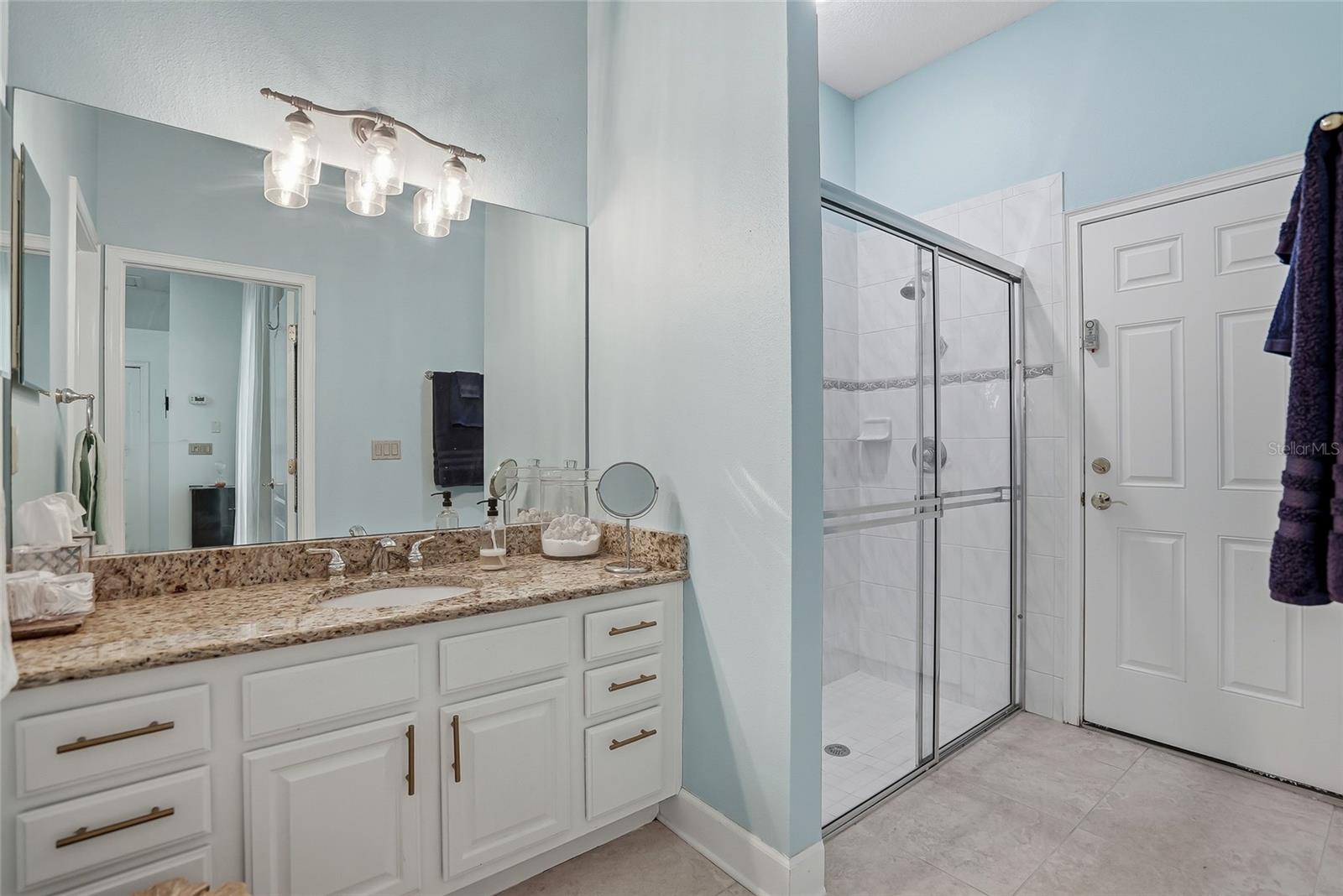 LINCOLNWOOD ESTATES - Residential