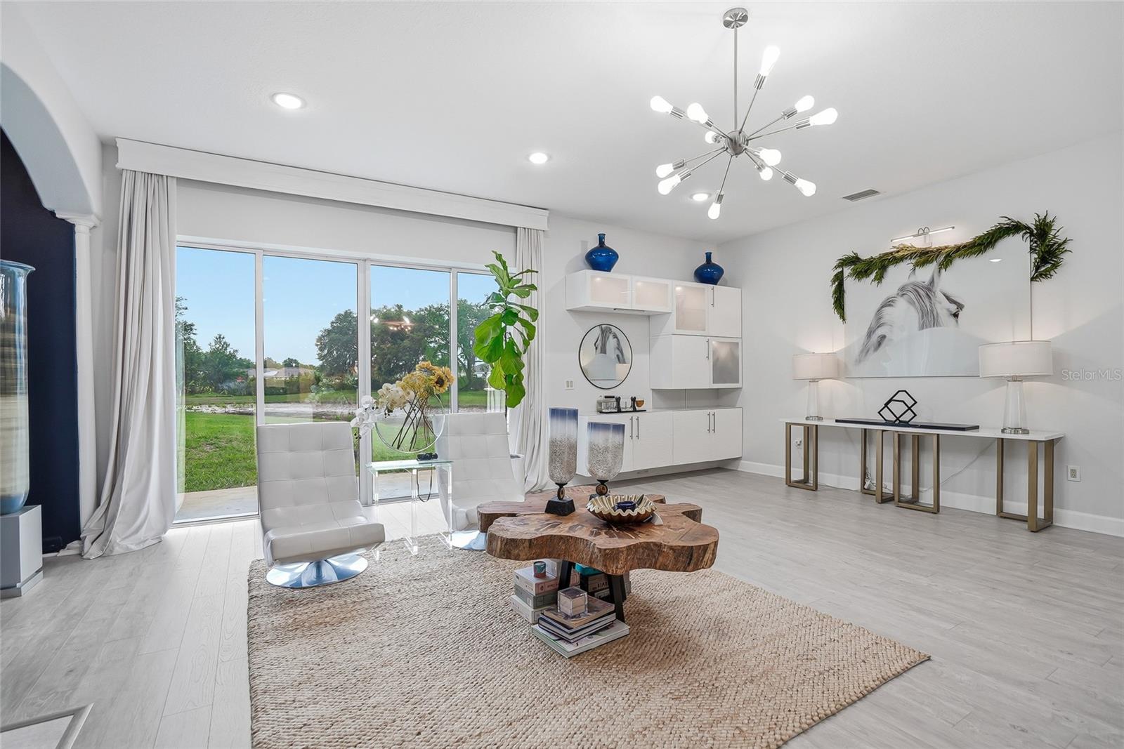 LINCOLNWOOD ESTATES - Residential