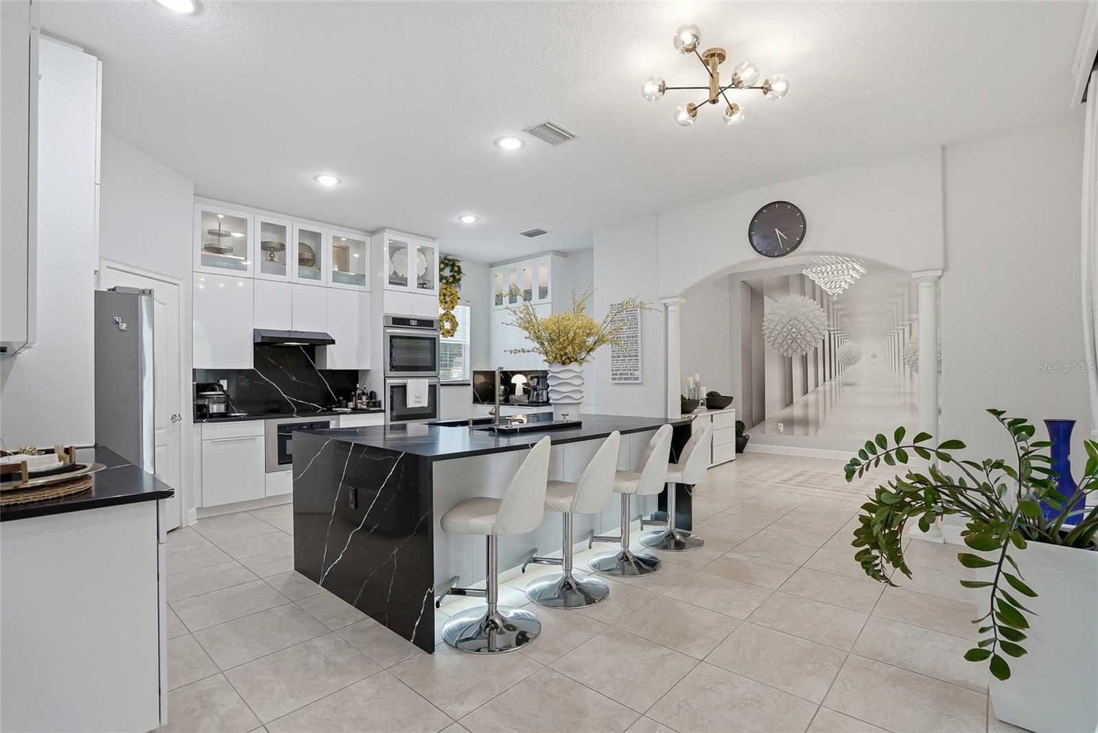 LINCOLNWOOD ESTATES - Residential