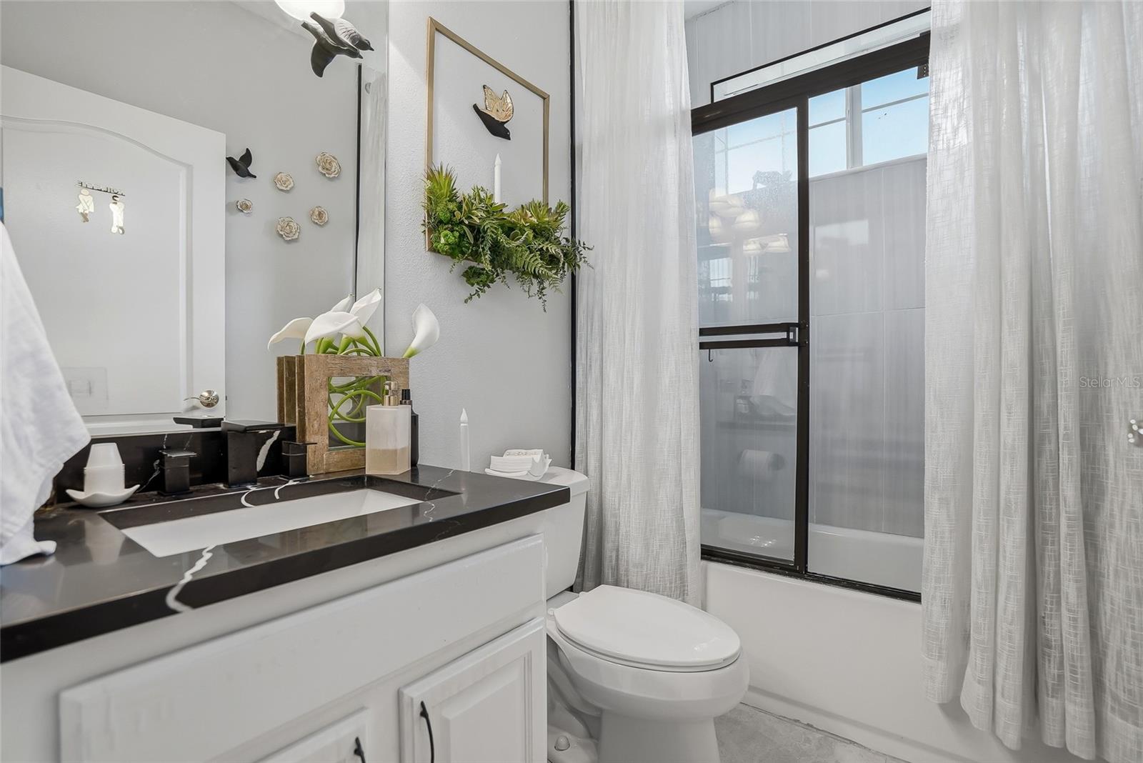 LINCOLNWOOD ESTATES - Residential