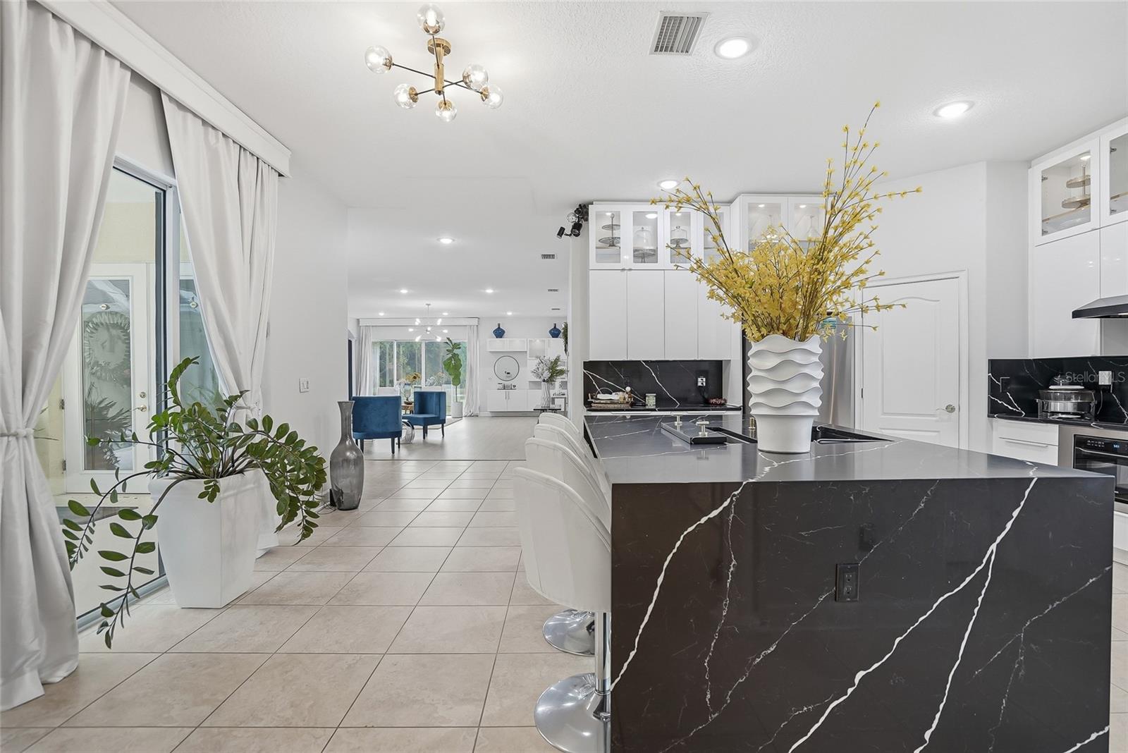 LINCOLNWOOD ESTATES - Residential