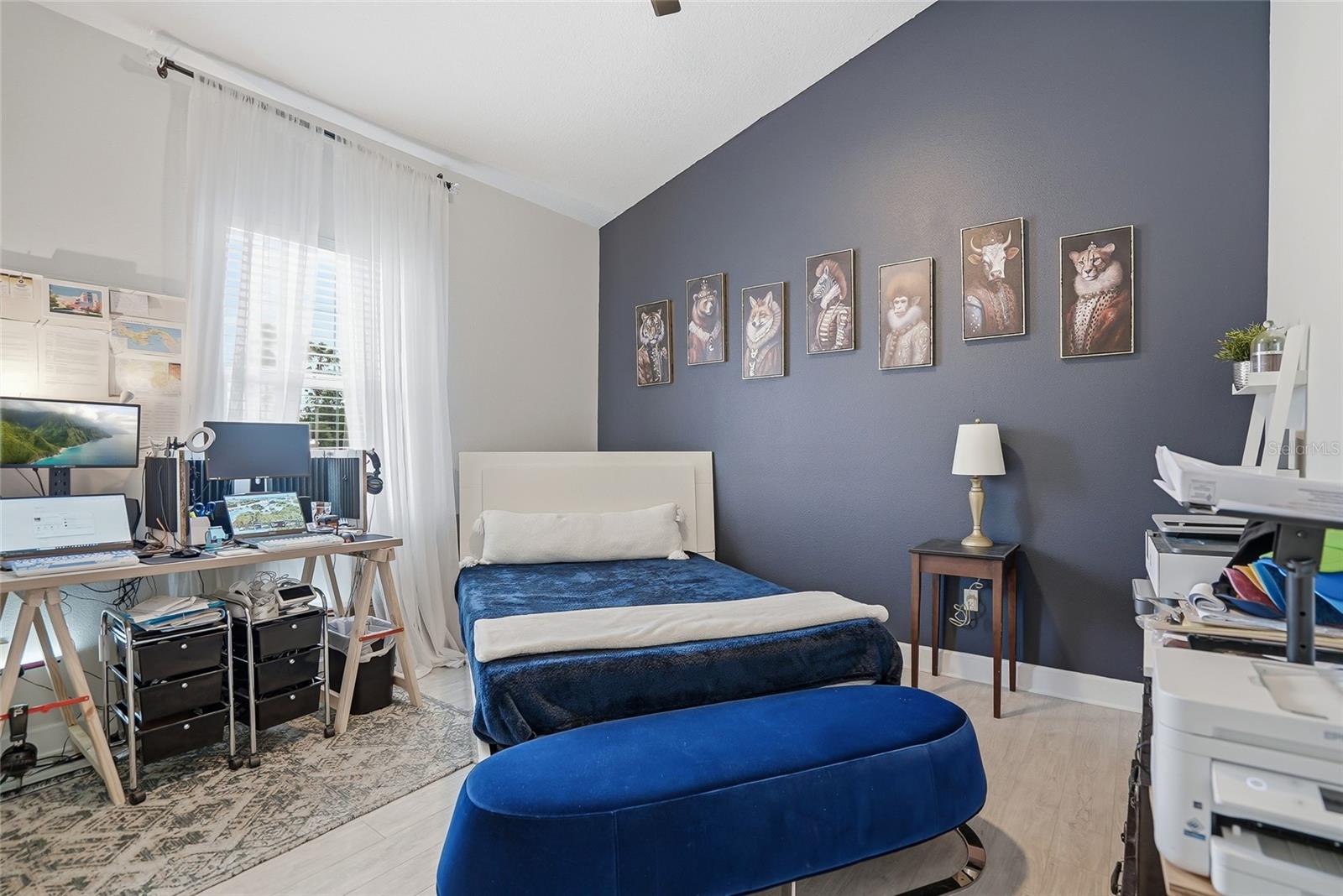 LINCOLNWOOD ESTATES - Residential