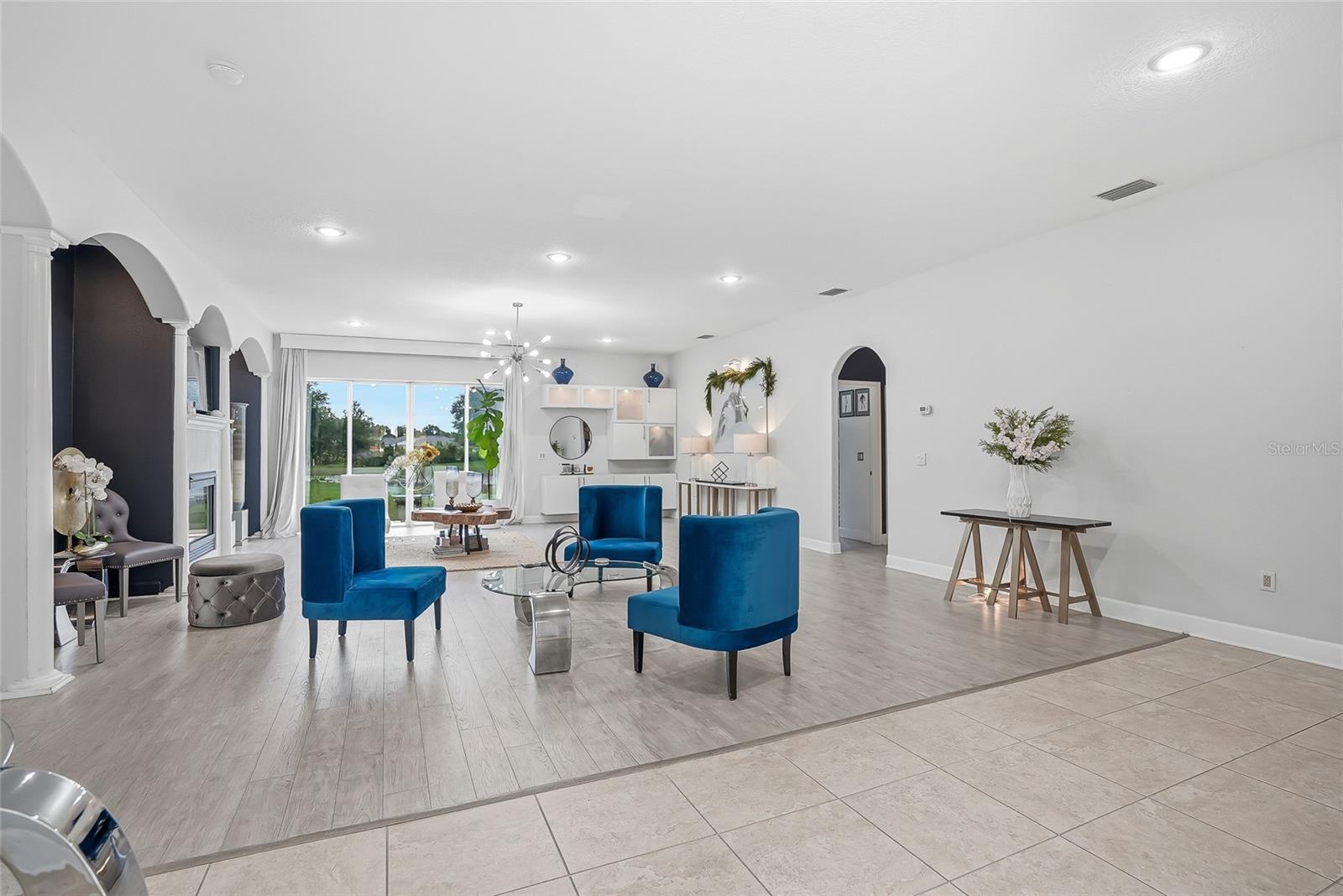 LINCOLNWOOD ESTATES - Residential