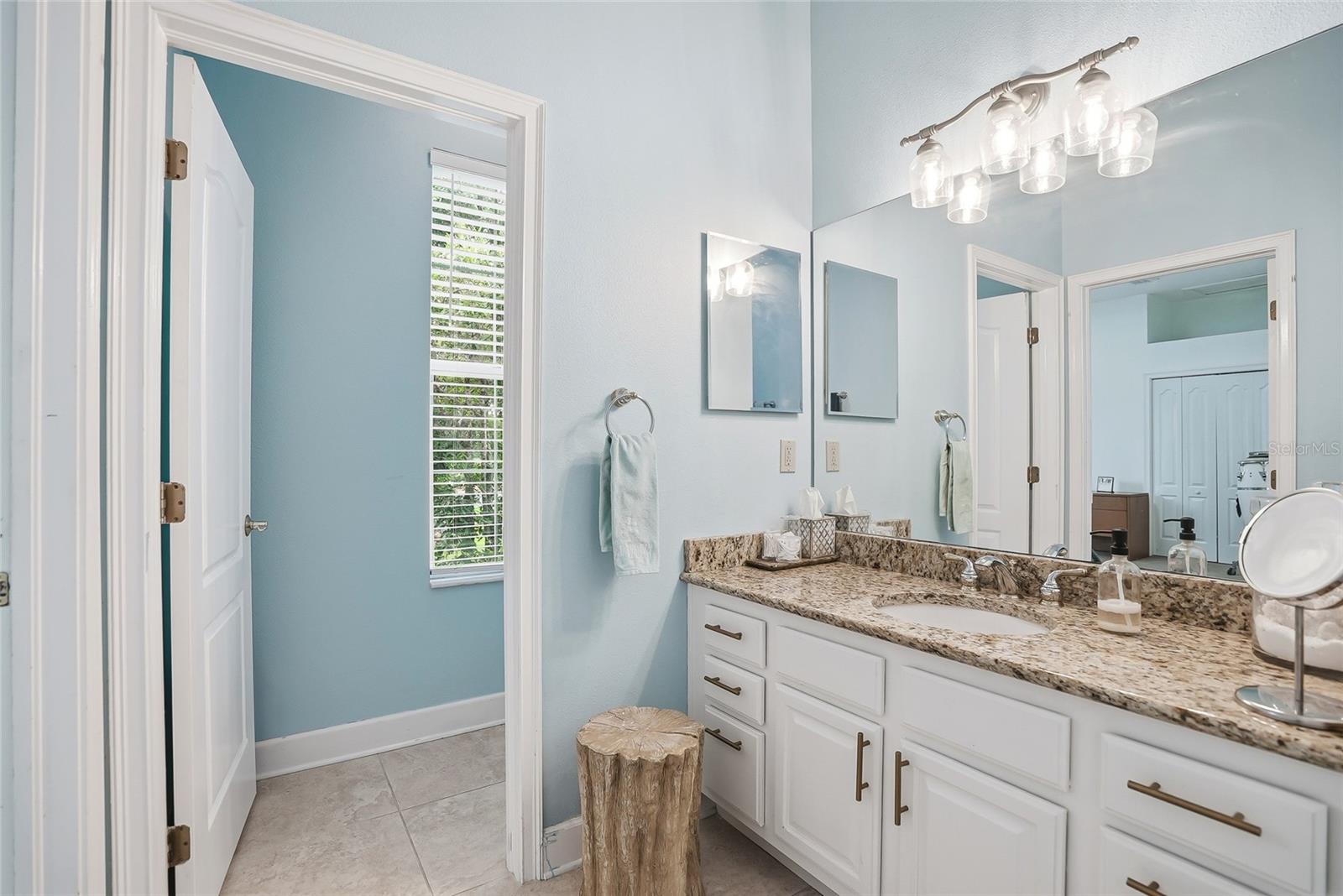 LINCOLNWOOD ESTATES - Residential