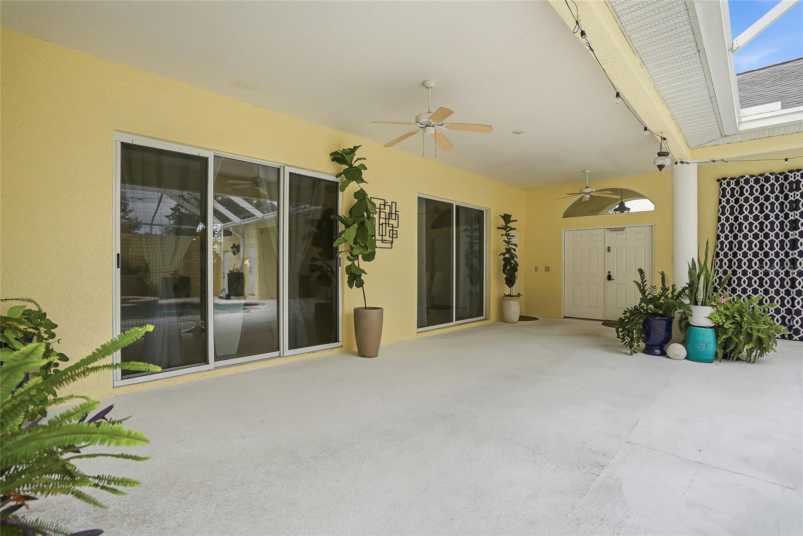 LINCOLNWOOD ESTATES - Residential