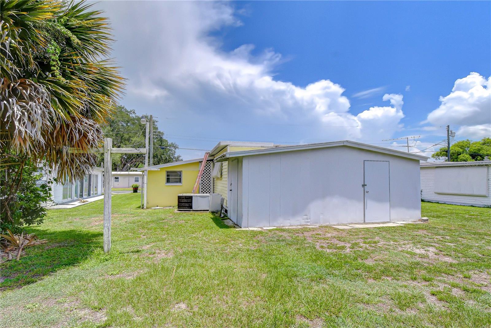TROPICAL MOBILE PARK - Residential