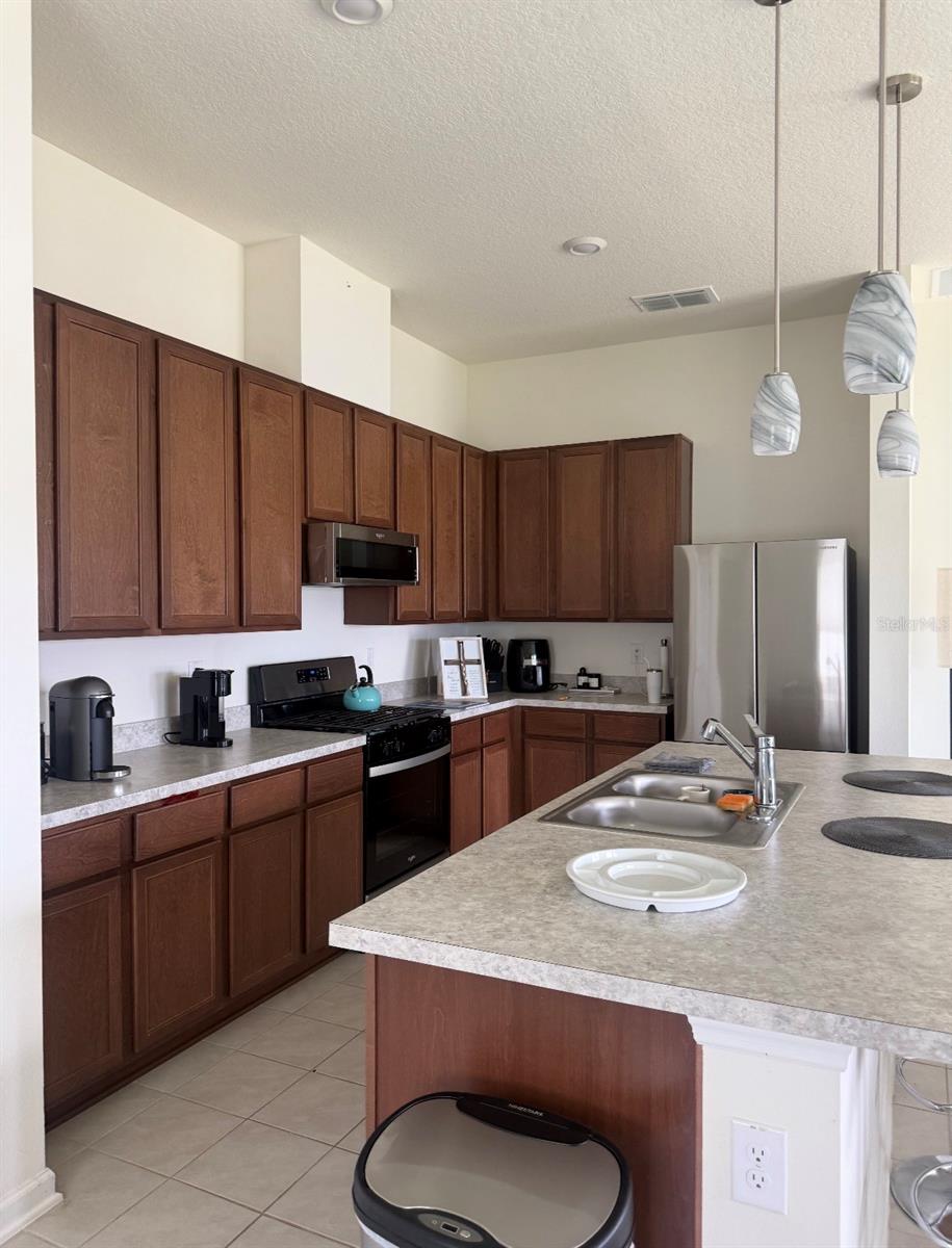 WHITEVIEW VILLAGE PH 1 - Residential Lease