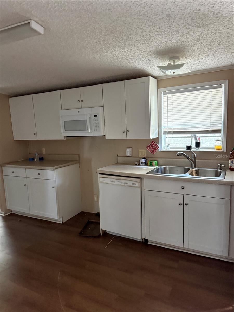 BREEZEWOOD ESTATE - Residential