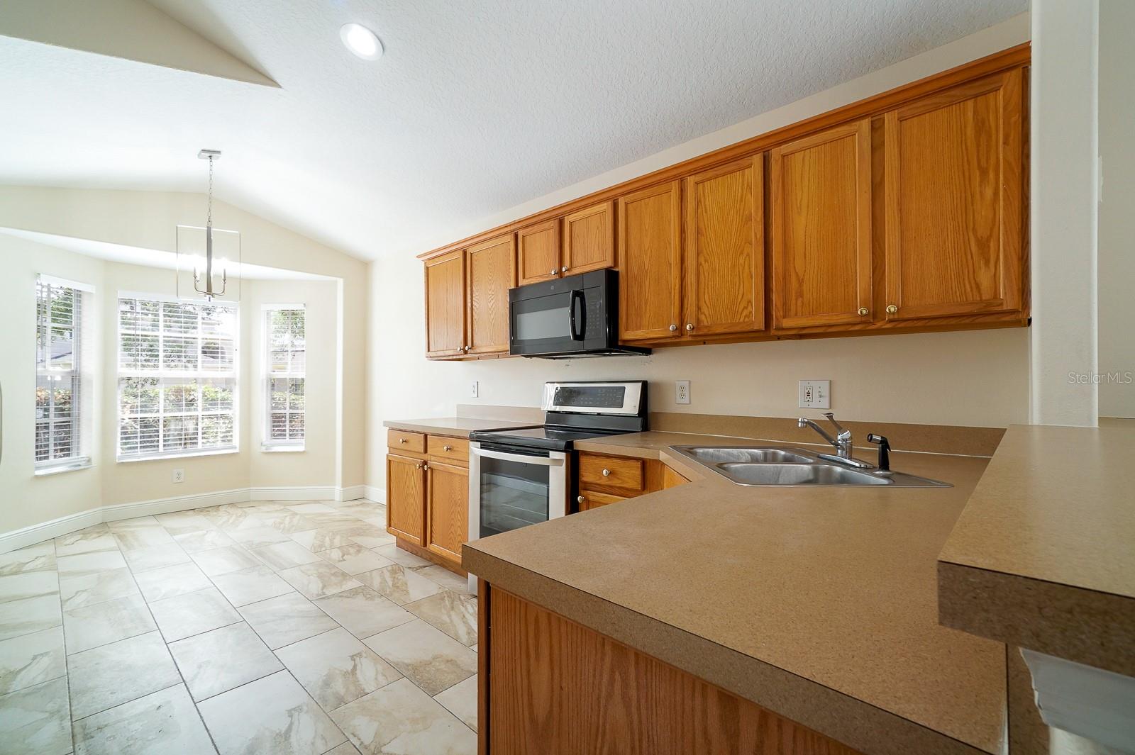 FALCON TRACE - Residential Lease