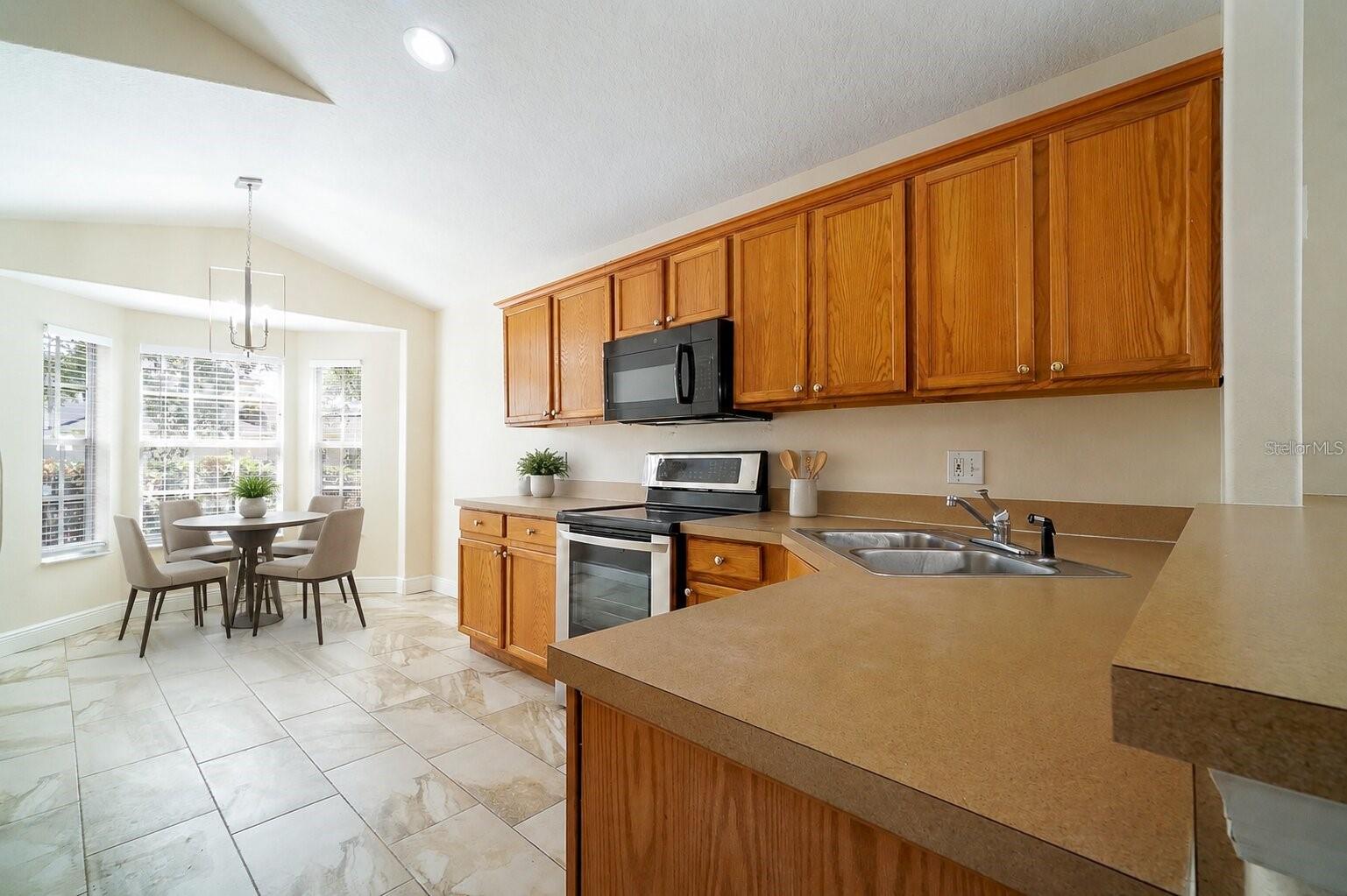 FALCON TRACE - Residential Lease
