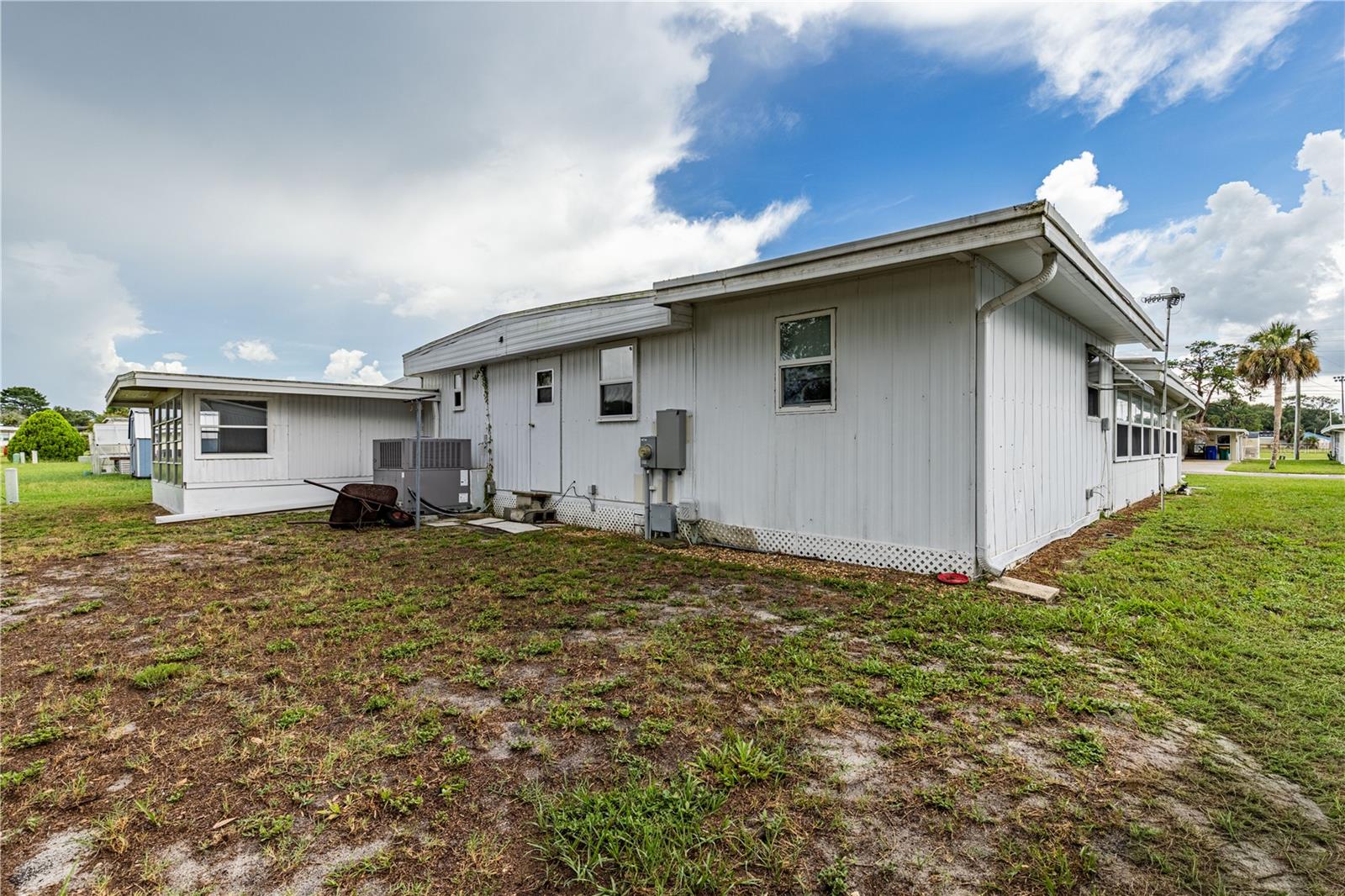 TAVARES LAKE FRANCES ESTATES - Residential