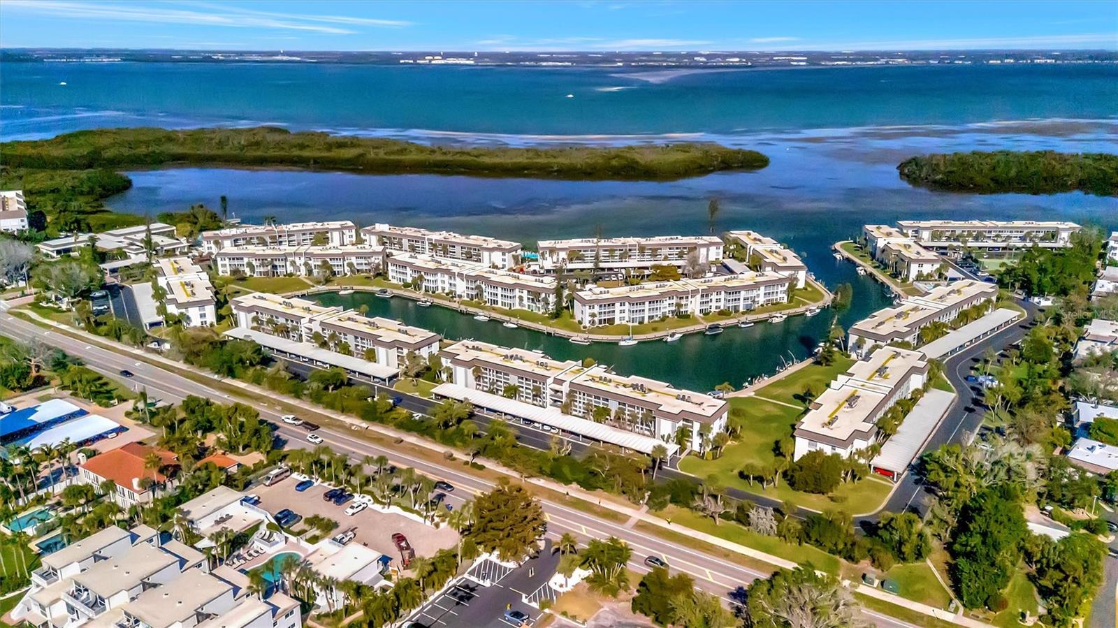 LONGBOAT HARBOUR - Residential