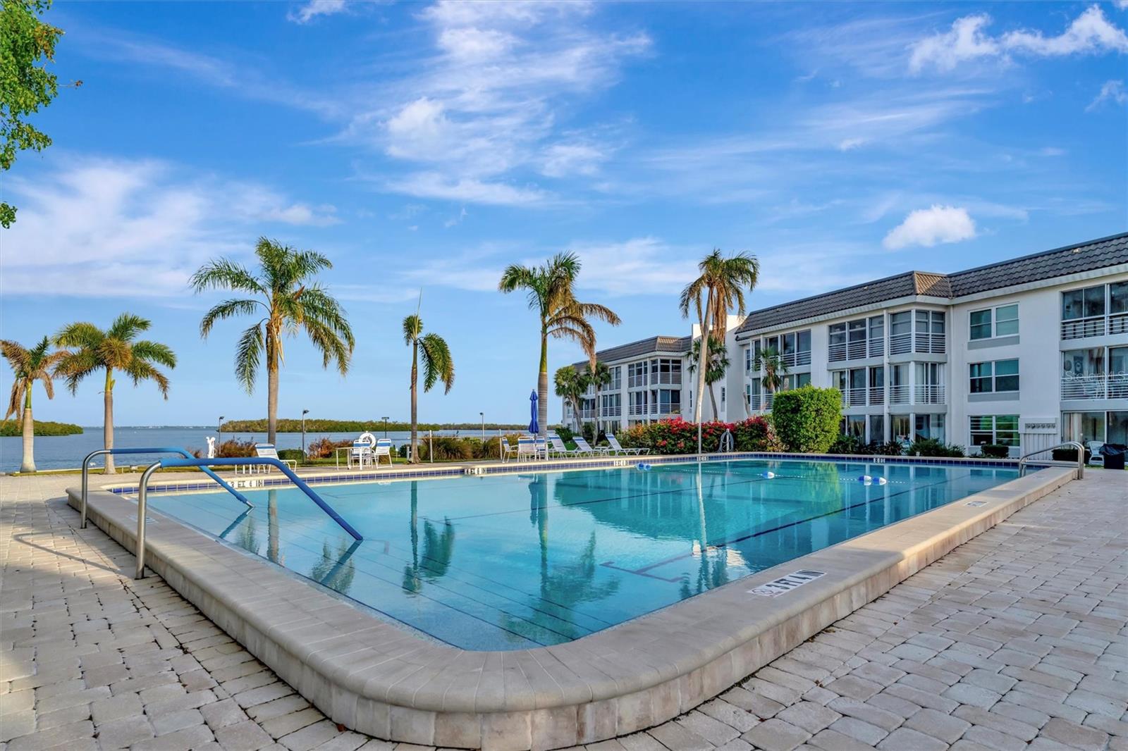 LONGBOAT HARBOUR - Residential