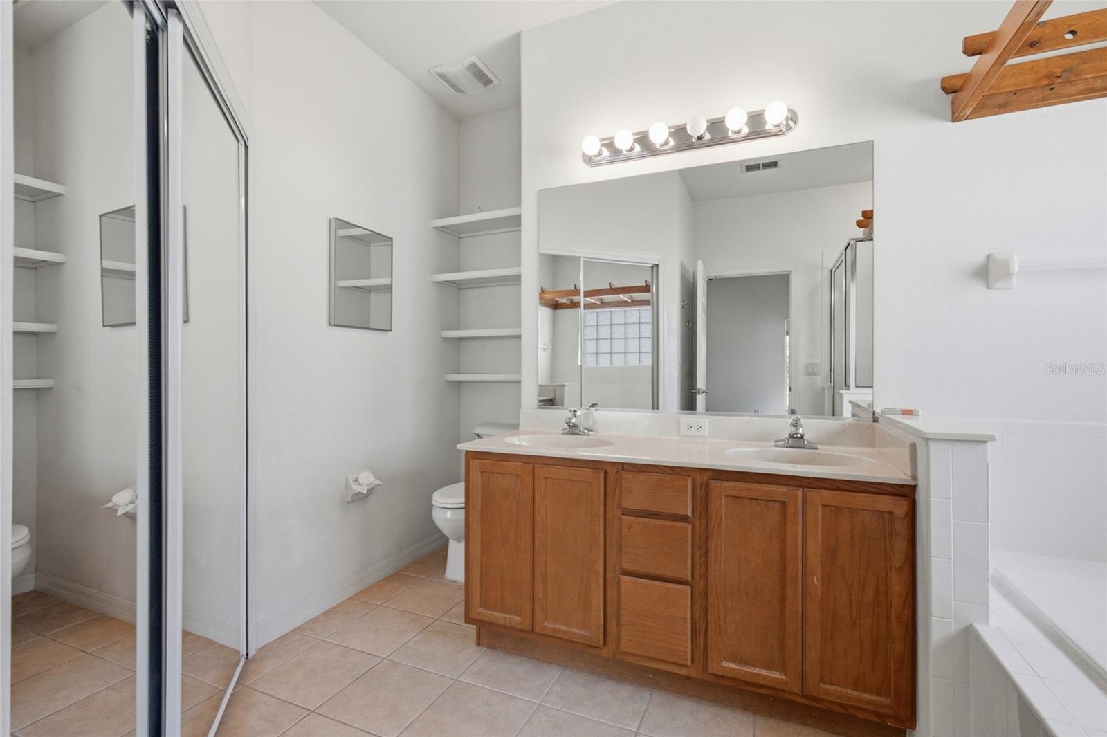 PLANTATION/LEESBURG LAUREL VLY - Residential