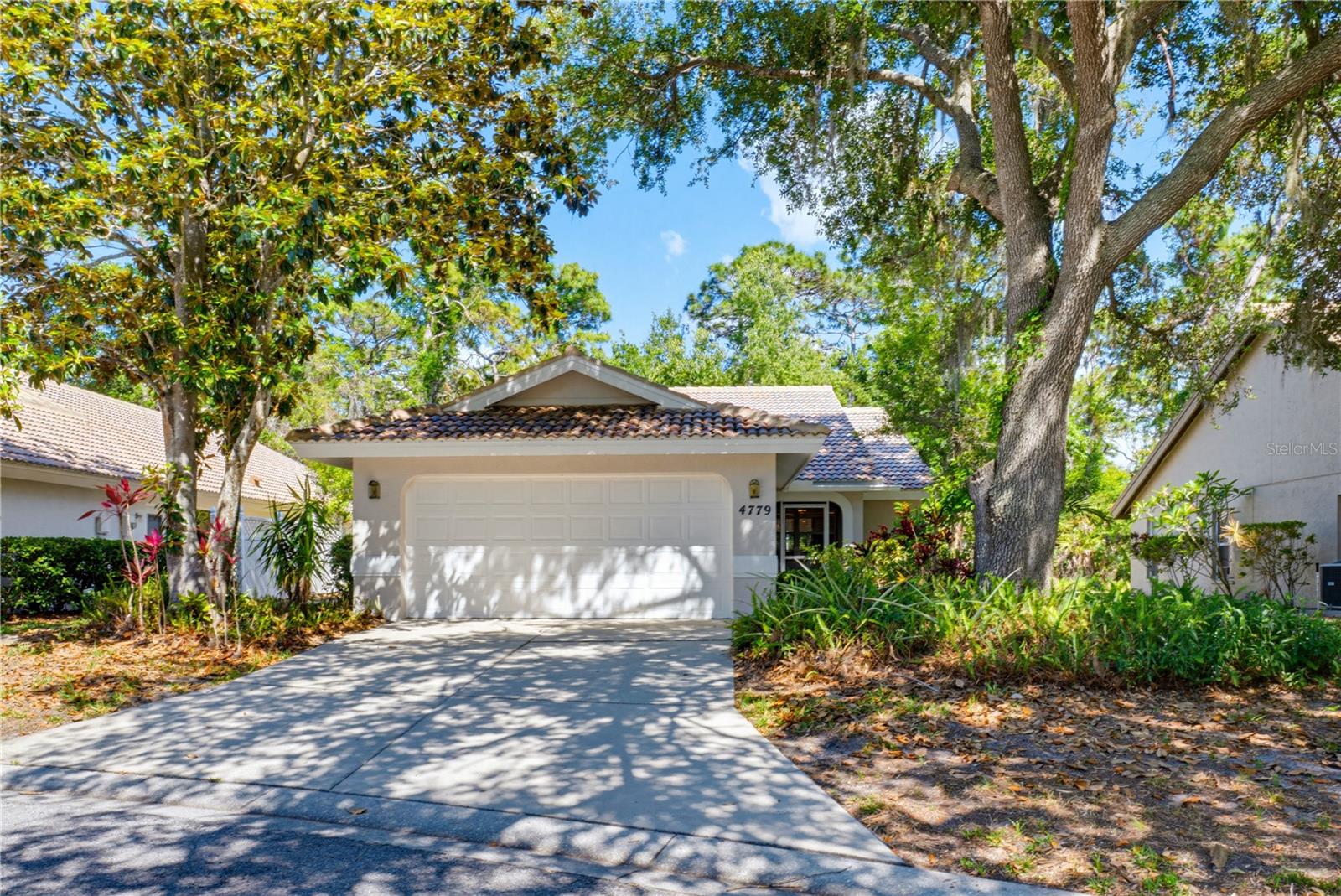LONGWOOD VILLAS - Residential