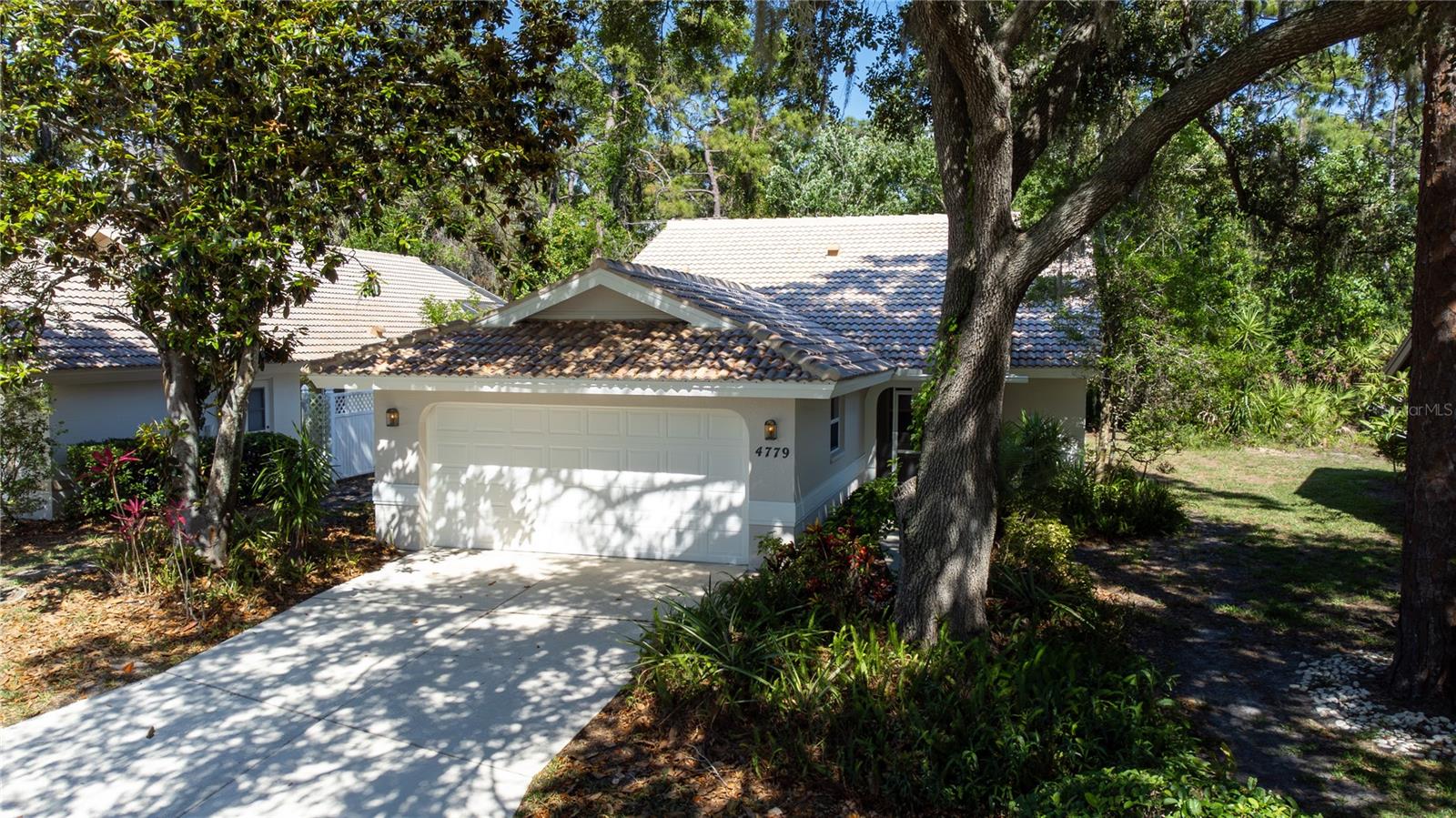 LONGWOOD VILLAS - Residential