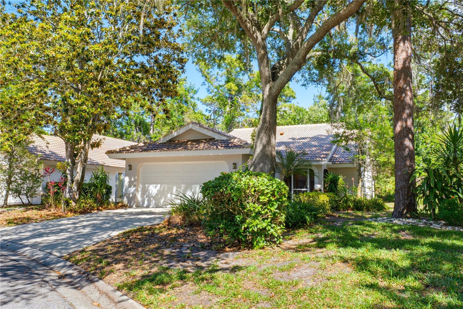 LONGWOOD VILLAS - Residential