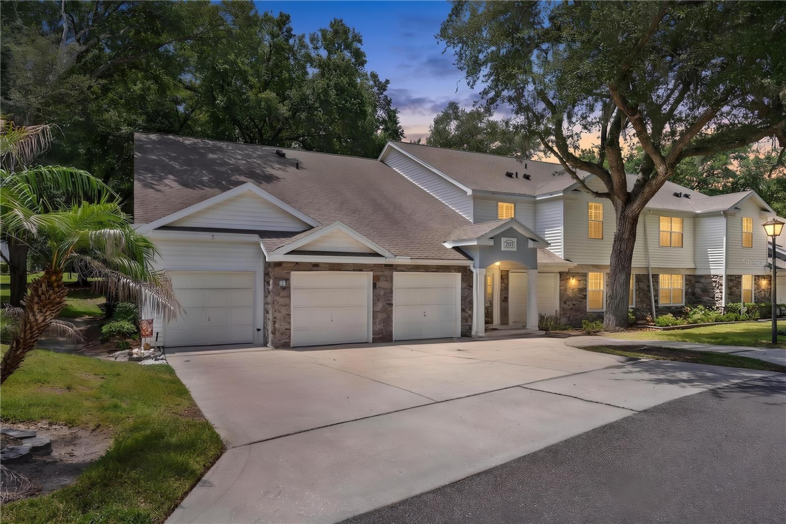 COACH HOMES AT ERROL PH 01 - Residential