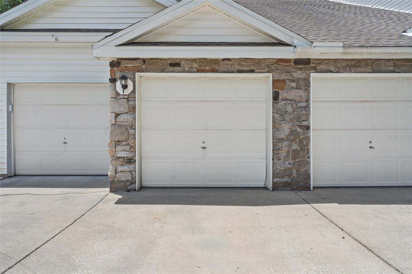 COACH HOMES AT ERROL PH 01 - Residential