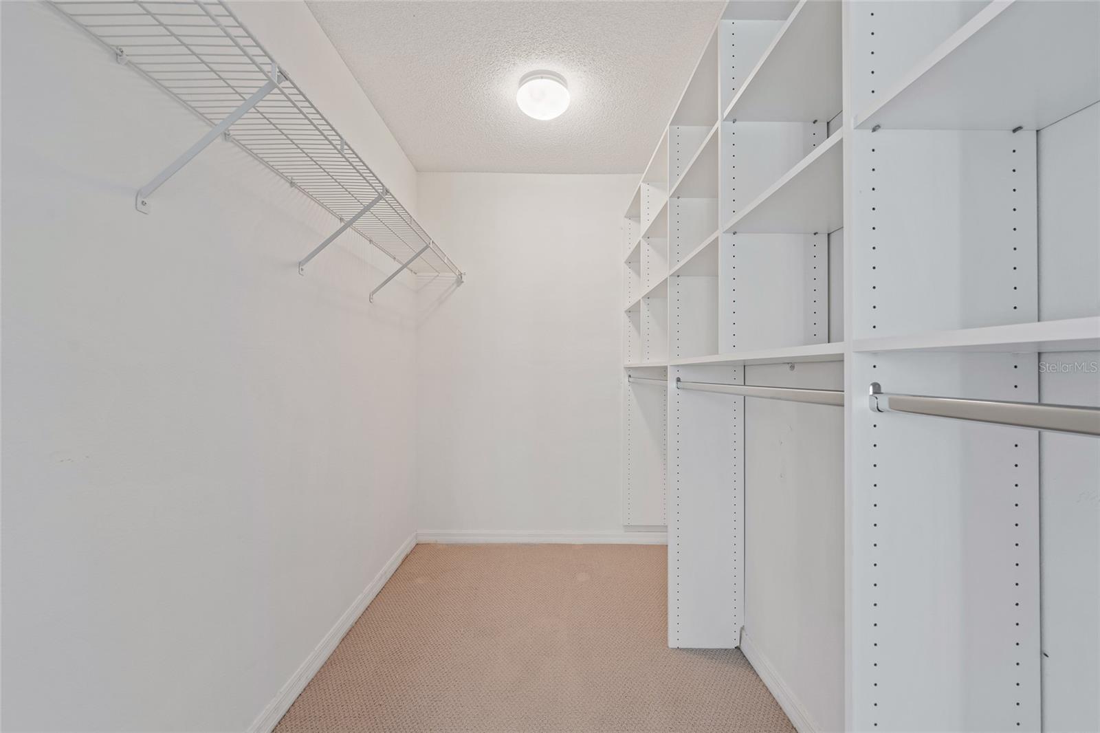 COACH HOMES AT ERROL PH 01 - Residential