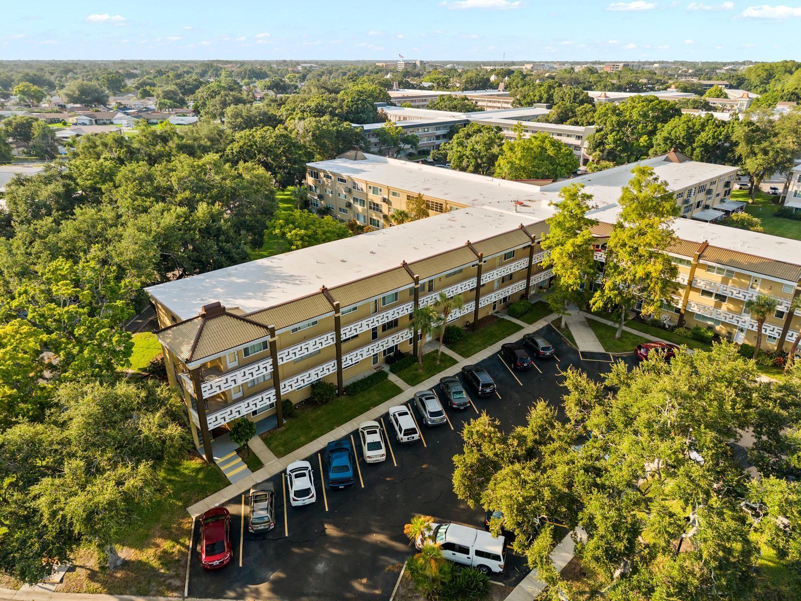 ON TOP OF THE WORLD - Residential