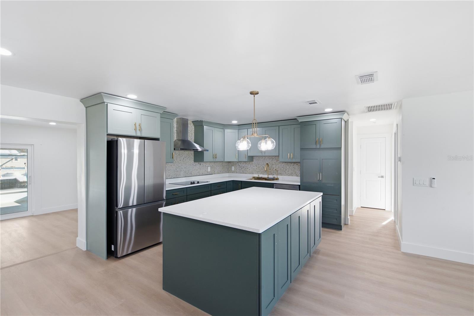 SUN PLAZA ISLES - Residential