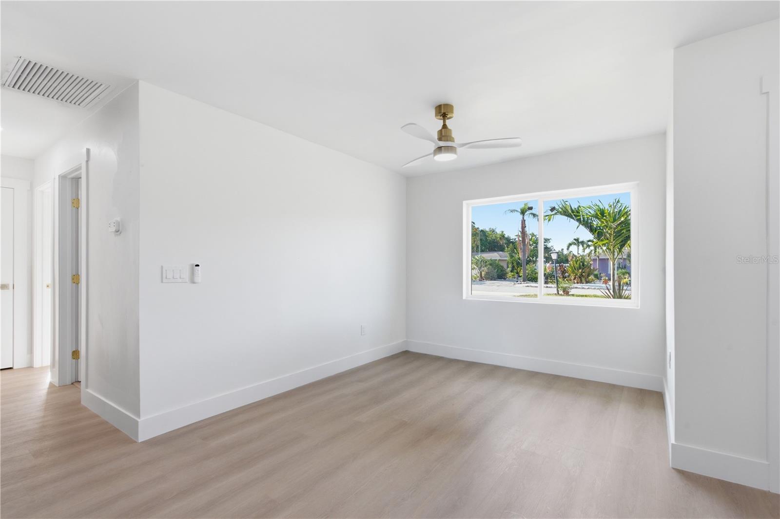 SUN PLAZA ISLES - Residential