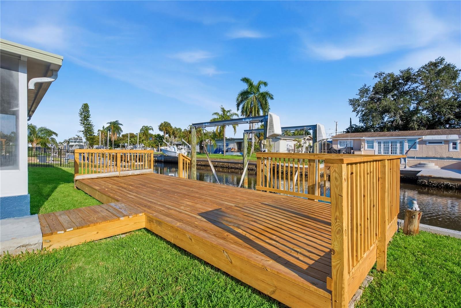 SUN PLAZA ISLES - Residential