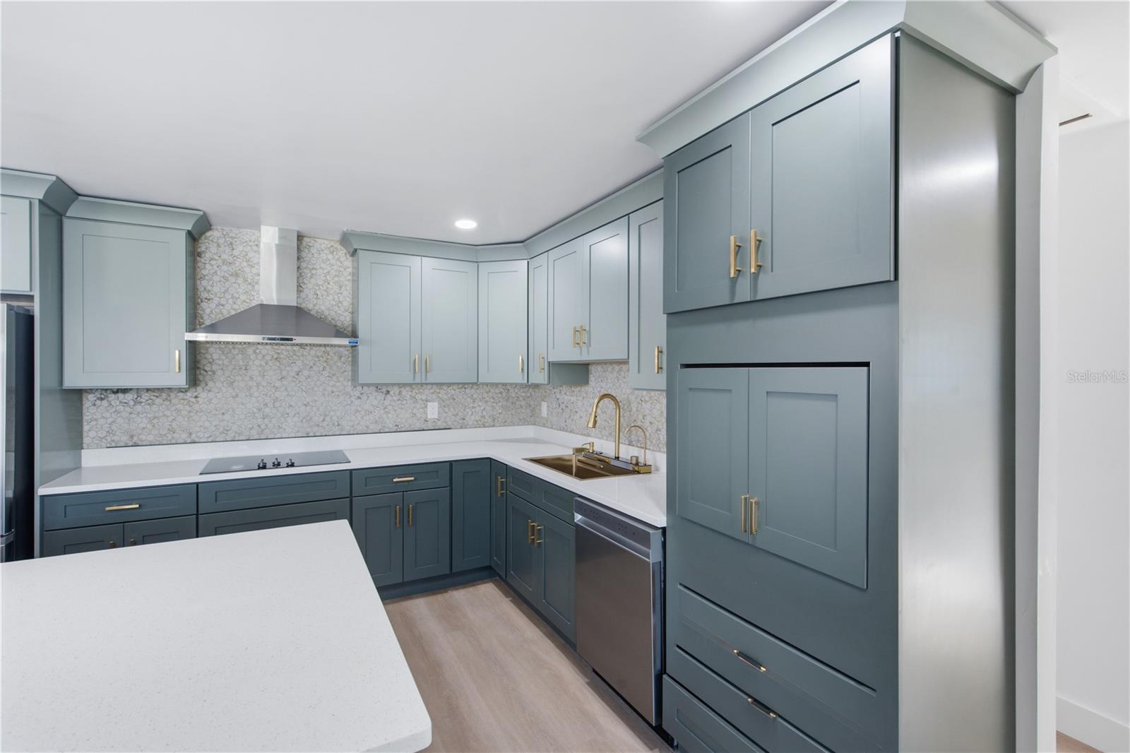 SUN PLAZA ISLES - Residential