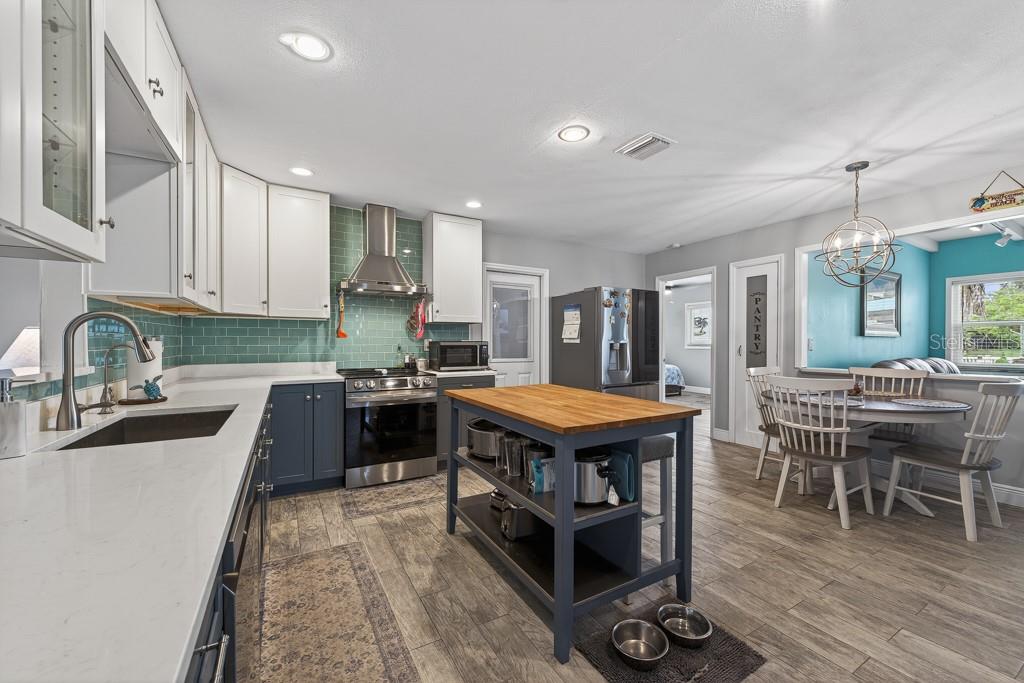 RIVIERA ESTATES - Residential