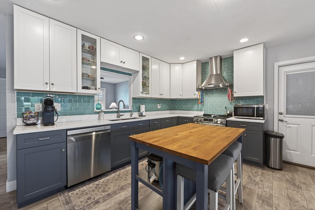 RIVIERA ESTATES - Residential