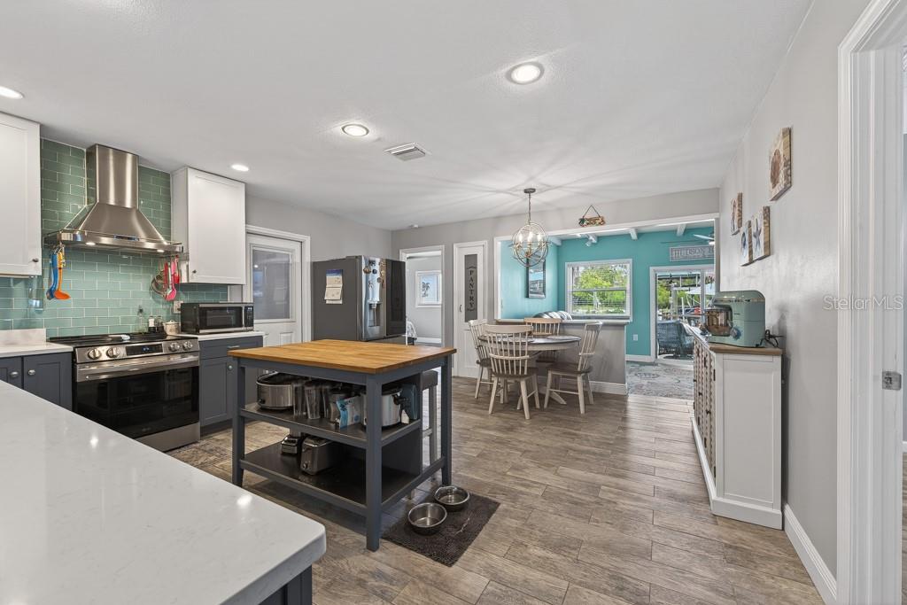 RIVIERA ESTATES - Residential