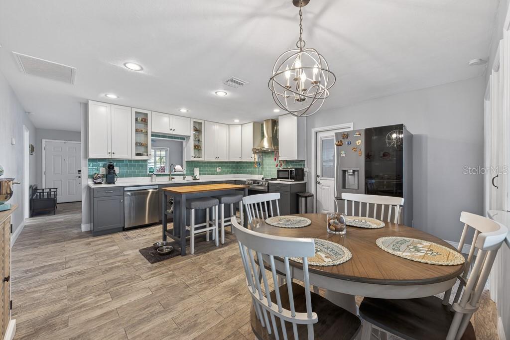 RIVIERA ESTATES - Residential