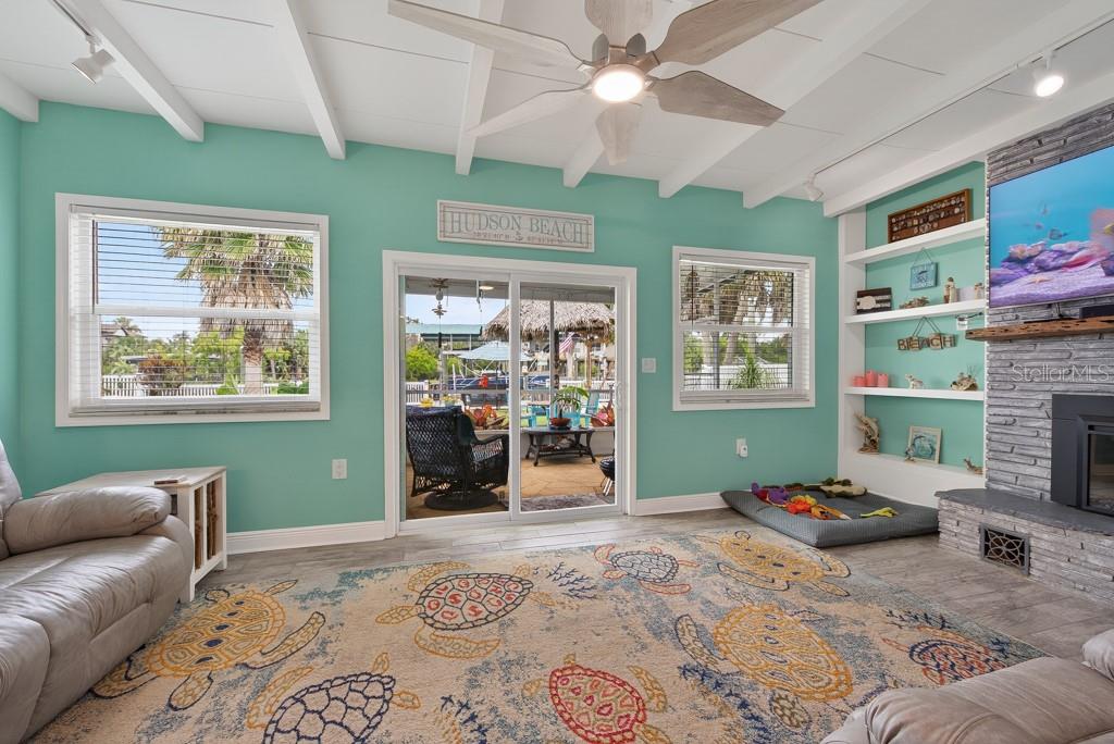 RIVIERA ESTATES - Residential